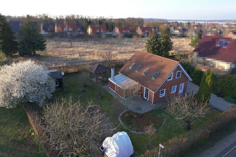 Provisionsfrei* Schönes Niedrigenergiehaus in Werder/Havel mit großem Grundstück